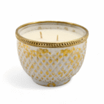 VELA EN VASIJA DE CRISTAL DECORADA BLANCA/DORADA 11X8CM CON AROMA VAINILLA