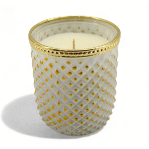 VELA EN VASIJA CRISTAL DECORADA BLANCO/DORADO 9.5X11.5CM CON AROMA BERRY