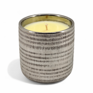 VELA EN VASIJA DE CERAMICA 8.2X10CM - PLATEADO CON AROMA MISS COCO